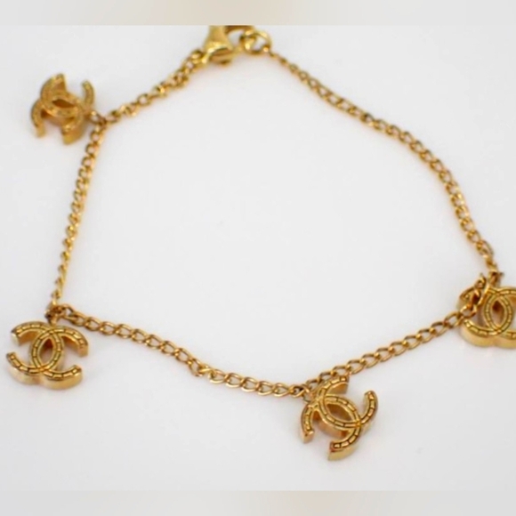 Chanel Gold-Tone CC Logo Charm Bracelet Authentic Vintage Made in France - Picture 1 of 3